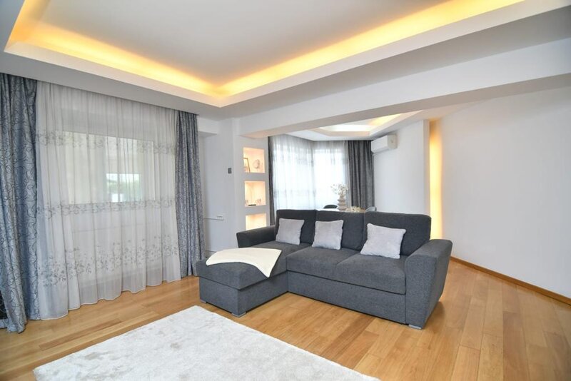 13 Septembrie, Marriott, Palatul Parlamentului